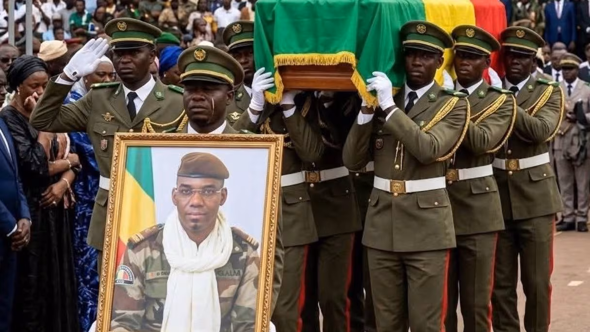 Mali | hommage national au ministre Sadio Camara après des attaques jihadistes meurtrières